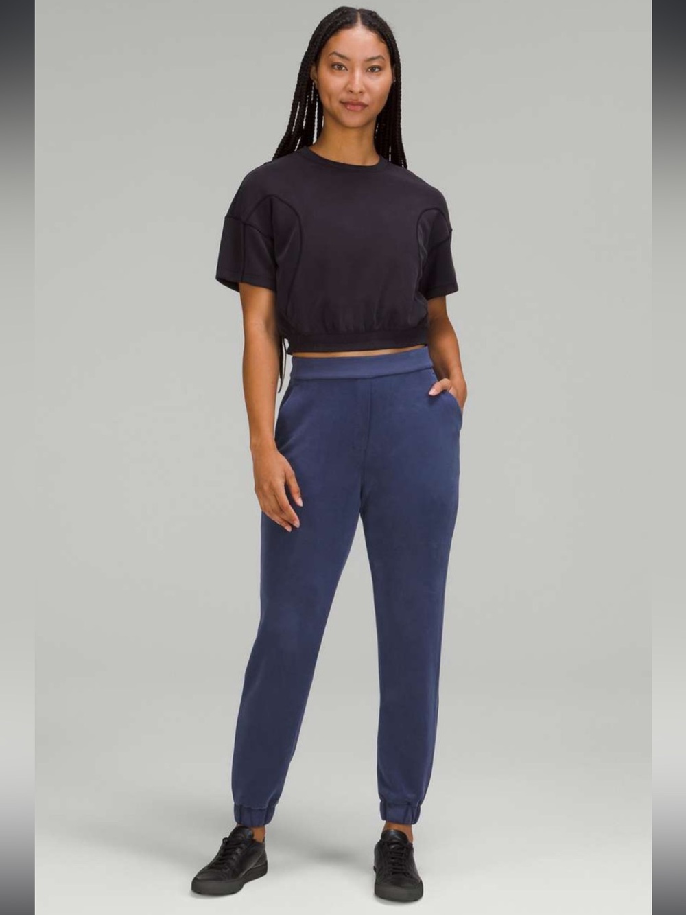 Lululemon Women’s Softstreme Relaxed High-Rise Pant in Night Sea, size 10